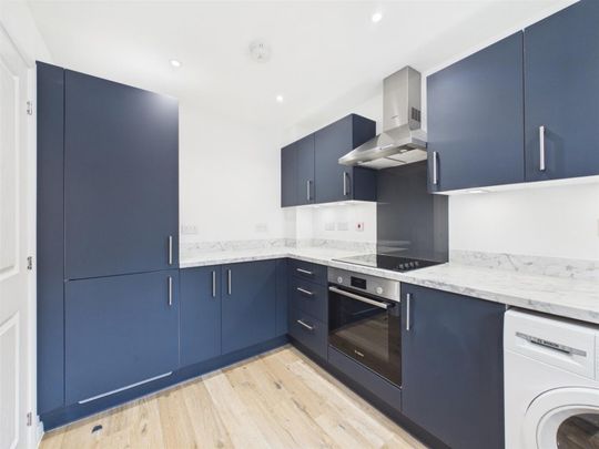 2 BED House To rent - Photo 1