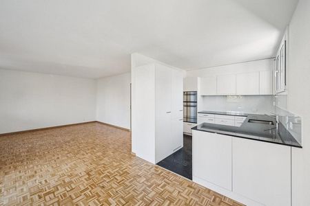 Schöne 4.5 Zimmerwohnung mit grossem Balkon in Allschwil - Foto 2