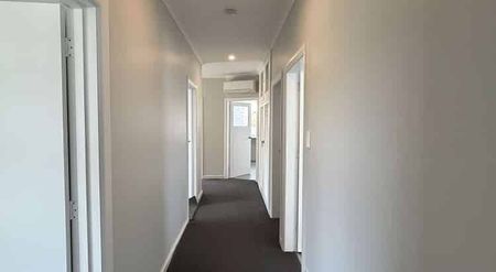 Lovely 3BR Home in Bryndwr - Photo 5