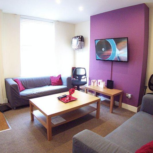 4 bedroom terraced house to rent - Photo 1