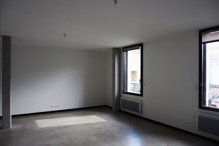 ARCHITECTURE CONTEMPORAINE - LOCATION LOFT AVEC TERRASSE - Photo 2