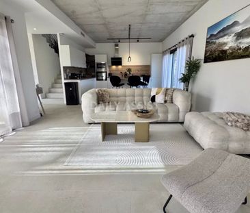 Villa • Peripherie - Photo 1