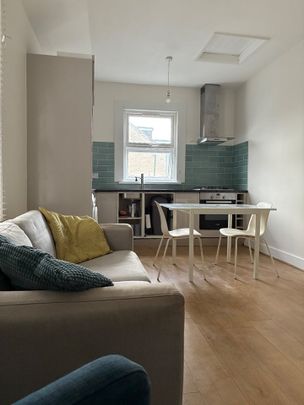 2 Bed Flat, Victory Road Mews, SW19 - Photo 1