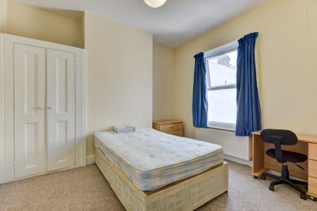 6 bedroom house to rent - Photo 3