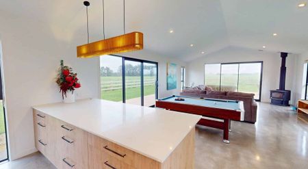 Feilding - 4 Bedrooms - Photo 3