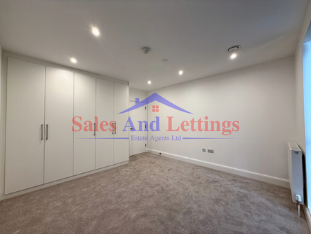 1 bedroom flat to rent - Photo 2