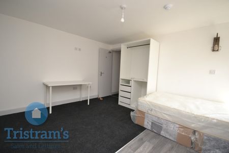 1 bed Studio for Rent - Photo 2