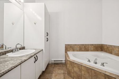 Appartement à louer - Gatineau (Hull) (Plateau de la Capitale) Appartement à louer - Gatineau (Hull) (Plateau de la Capitale) - Photo 5