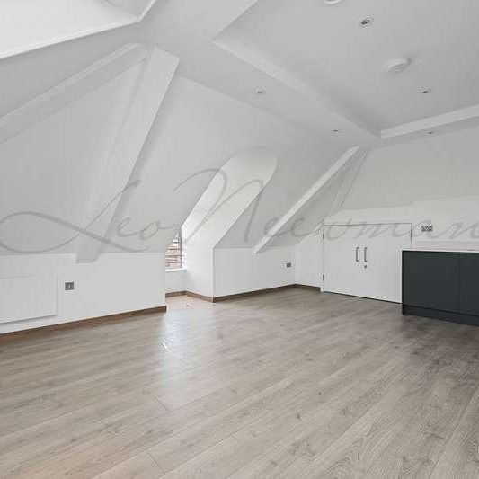 Ac Court, Thames Ditton, KT7 - Photo 1