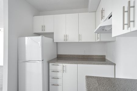 Red Top Tower Apartments - Bachelor - Photo 3