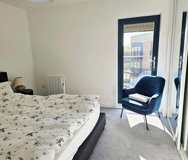 Hampton Place, Ashford, TN23 - Photo 2