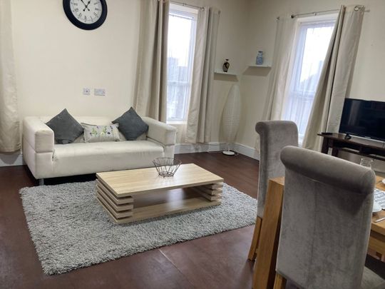 Room in a Shared House, Selwyn Street, L4 - Photo 1