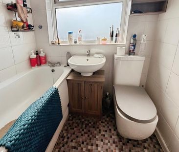 2 bedroom end of terrace house to rent - Photo 6