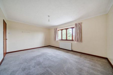 6 bedroom detached house to rent - Photo 5