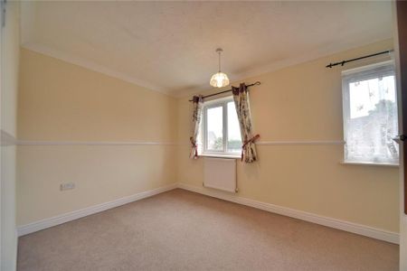 2 bedroom semi-detached house to rent - Photo 5