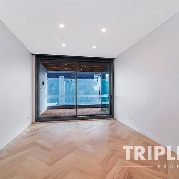 Nice One bedroom plus study available now - Photo 1