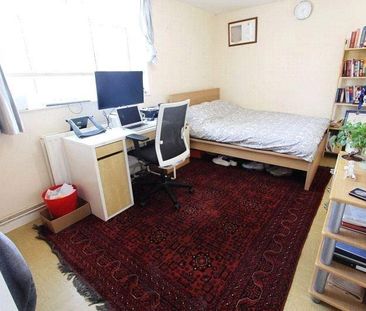 3 bedroom apartment to rent - Photo 4