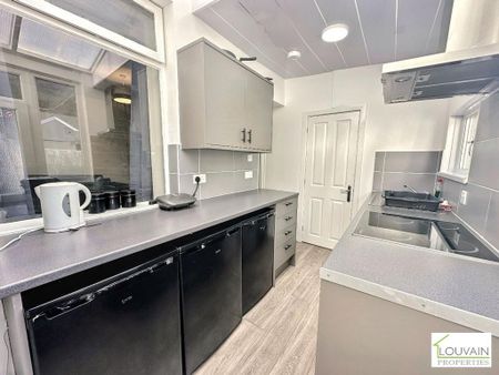 1 bedroom in a house share to rent - Photo 4