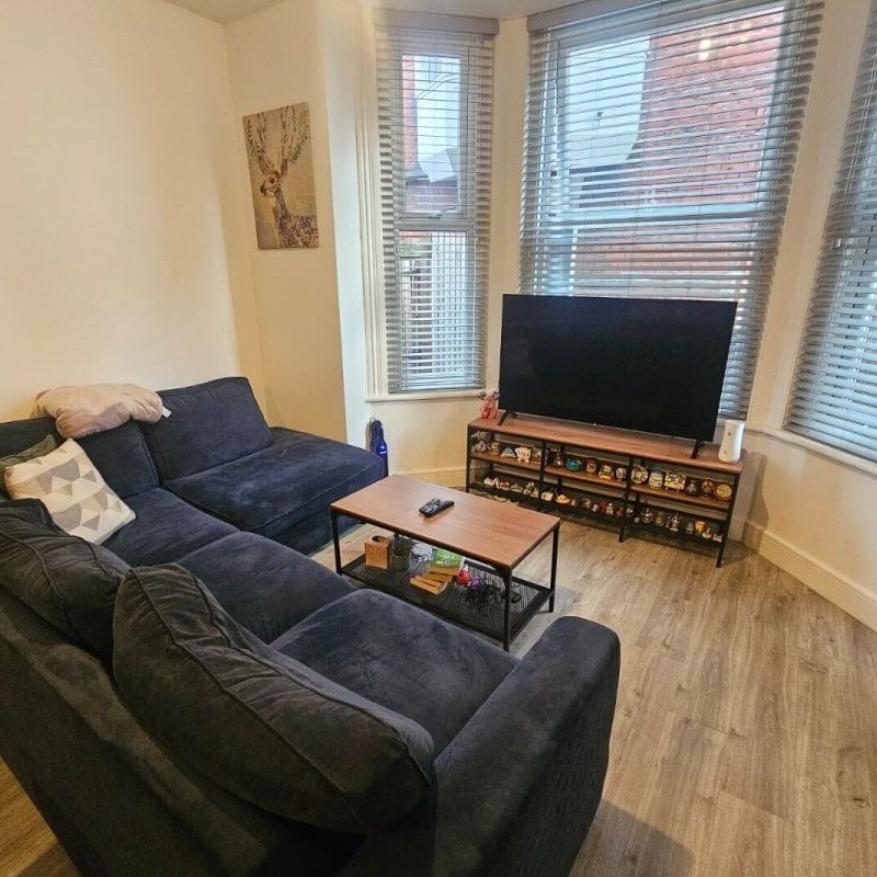 College Place, SOUTHAMPTON - Photo 1