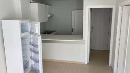 Piso de alquiler en Valdezarza - Foto 4