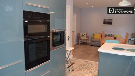 Room for rent in 3-bedroom apartment in Raheny, Dublin - Photo 2