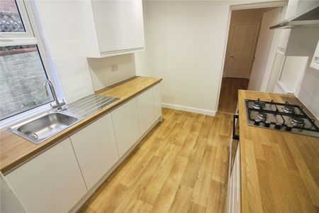 Curzon Street, Reading, Berkshire, RG30 - Photo 2