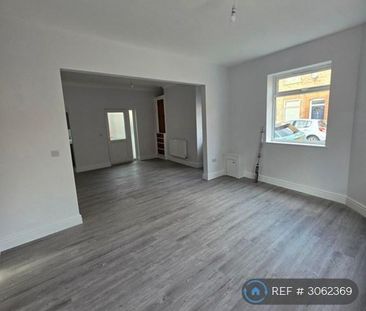 3 bedroom end of terrace house to rent - Photo 4