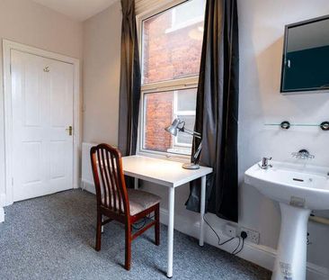 Waverley Road, Reading, RG30 - Photo 1