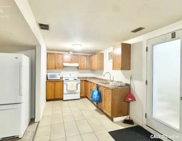 2-11 Saddlewood Dr, Kitchener, Ontario N2P 2K2 | 11 Saddlewood Drive, Kitchener - Photo 1