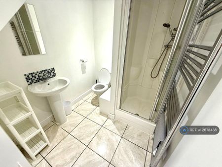 5 bedroom terraced house to rent - Photo 3