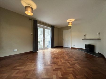 4 bedroom detached house to rent - Photo 3