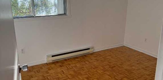 Grand Appartement 4 1/2 à louer, Vimont, Laval, Qc - Photo 2