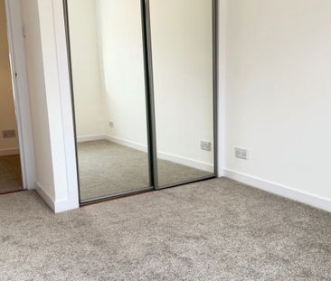 2 Bed Flat - Photo 5