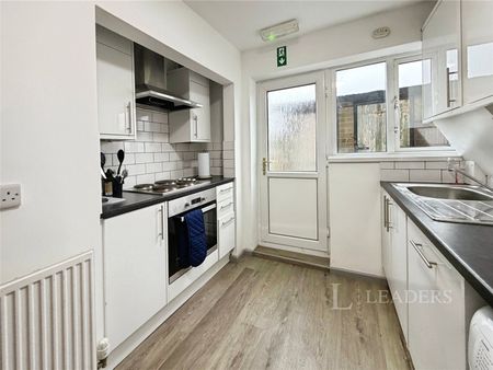 house to rent Gilbert Avenue, Tividale, Oldbury, West Midlands, B69 - Photo 5