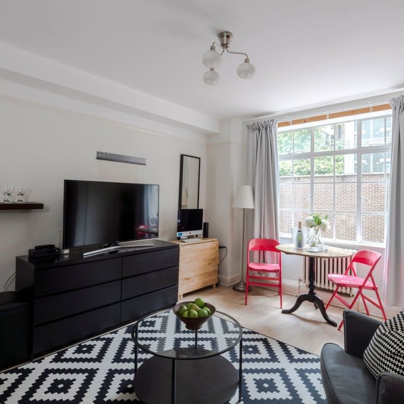 Endsleigh Court, Upper Woburn Place, Fitzrovia, London, WC1H - Photo 1
