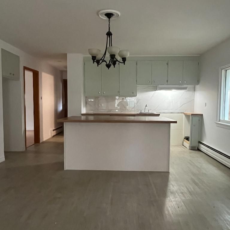 Grand 5 1/2 à louer - Chauffage et eau chaude inclus - Photo 1