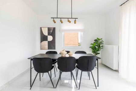 Elevated 2BR Apartment in Chalandri - Photo 4