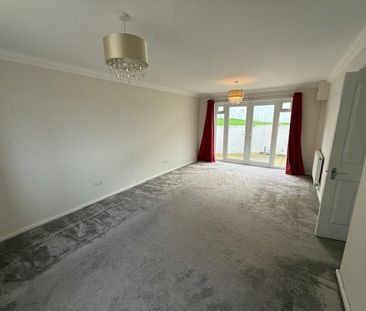 4 bedroom semi-detached house to rent - Photo 2