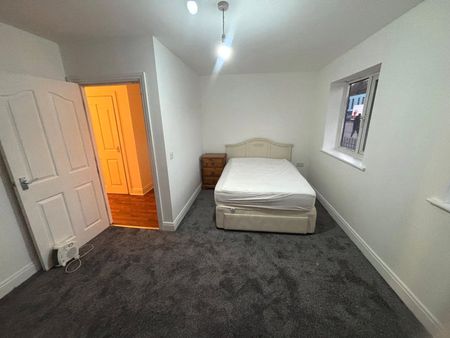 Plymouth Point, 1-3 Birch Lane, Longsight, Manchester, M13 0NW - Photo 4