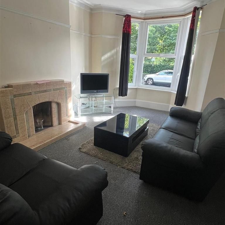 6 bedroom private hall to rent - Photo 1