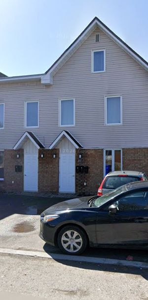 35 Rue Chauveau, Gatineau, QC - Photo 1