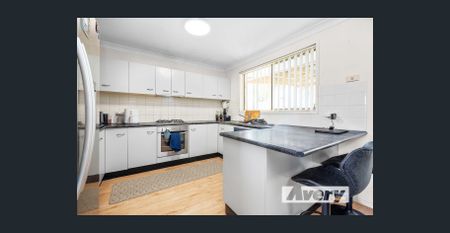 Family Home in a Leafy, Private Setting - Photo 2