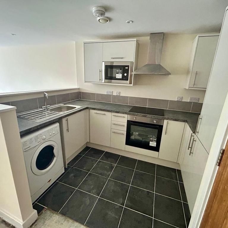 1 bedroom flat to rent - Photo 1