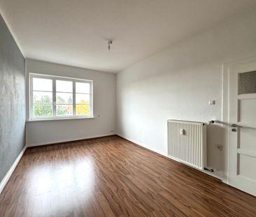 Schöne + frisch renovierte 3-Zimmer-Altbauwohnung in ruhiger & zent... - Photo 1