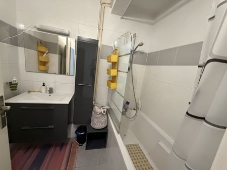 Location Appartement 3 pièces 79m² MACON 71000 - Photo 3