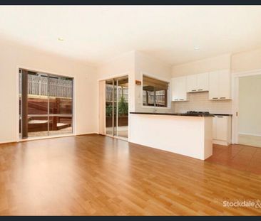 16 Gresswell Park Drive, Watsonia, Vic 3087 - Photo 4