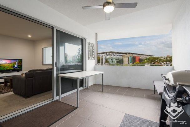 Break Lease Opportunity! UNFURNISHED Three Bedroom Apartment in Brisbane City - Photo 1