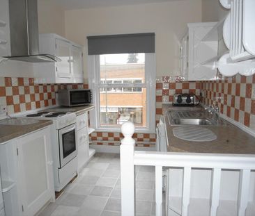 2 bedroom flat to rent - Photo 2