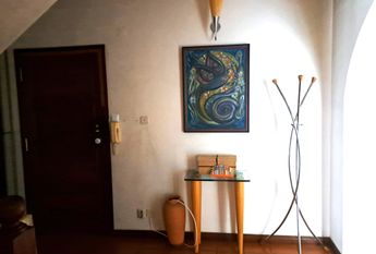 Apartamento T3 com sótão, mobilado e equipado, no Bairro do Liceu!