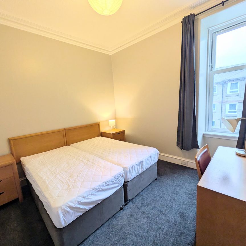 3 bedroom apartment to rent - Photo 1